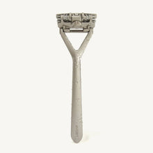 Load image into Gallery viewer, Leaf Triple Blade Razor