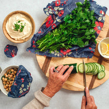 Load image into Gallery viewer, Bread Wrap - Botanical Print
