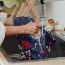 Load image into Gallery viewer, Bread Wrap - Botanical Print
